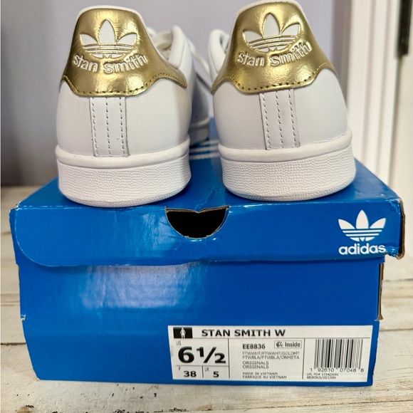 NWT Adidas Stan Smith White with Gold Heel Sneakers Size 6.5 - Picture 2 of 16